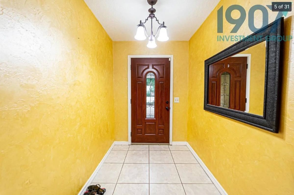 4405 Manchester Ct - Photo 5 of 10