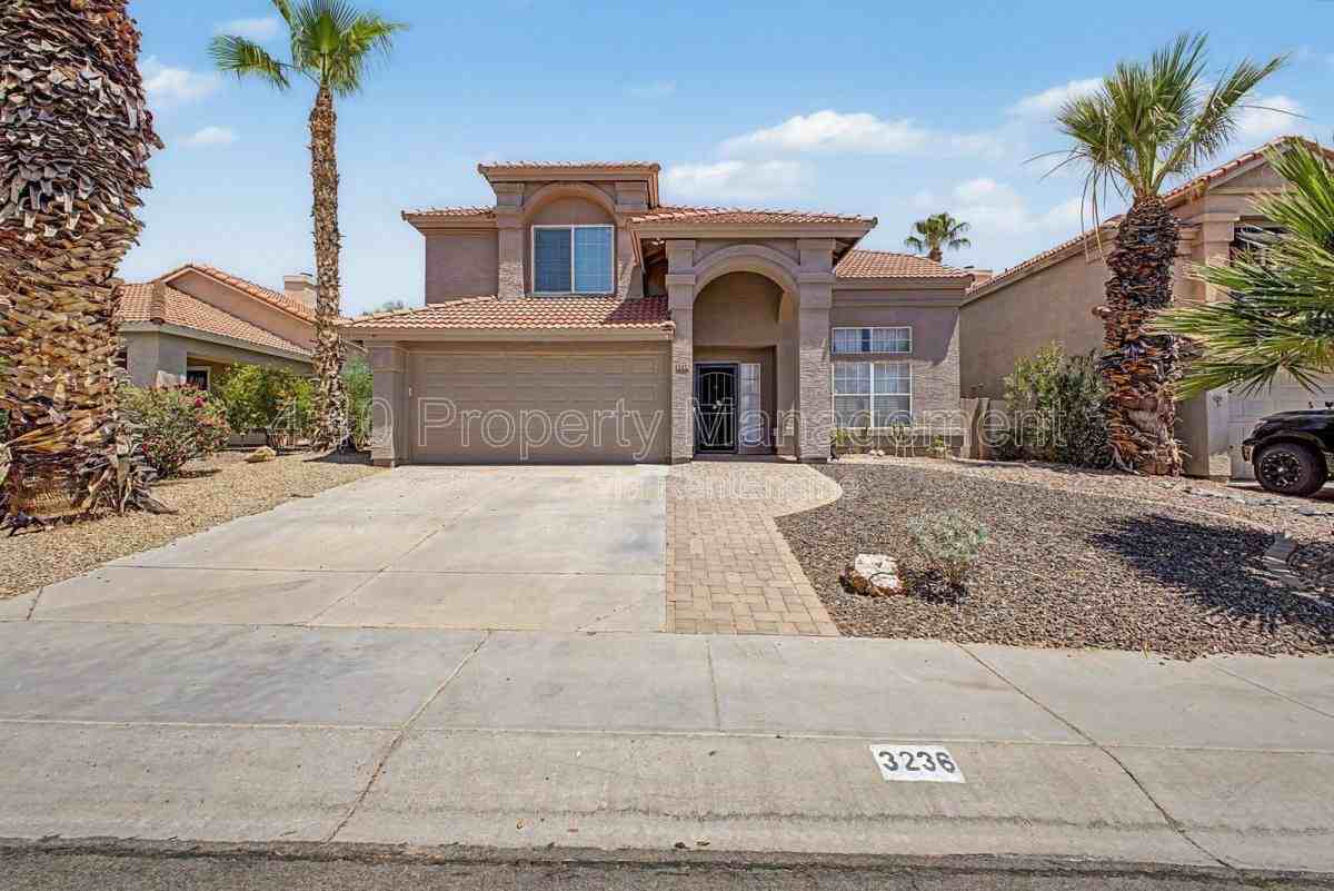 3236 E Hiddenview Dr - Photo 2 of 10