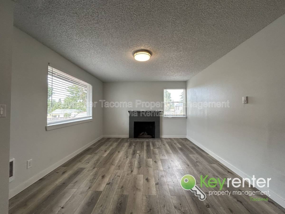 2018 E 35th St - Photo 3 of 10