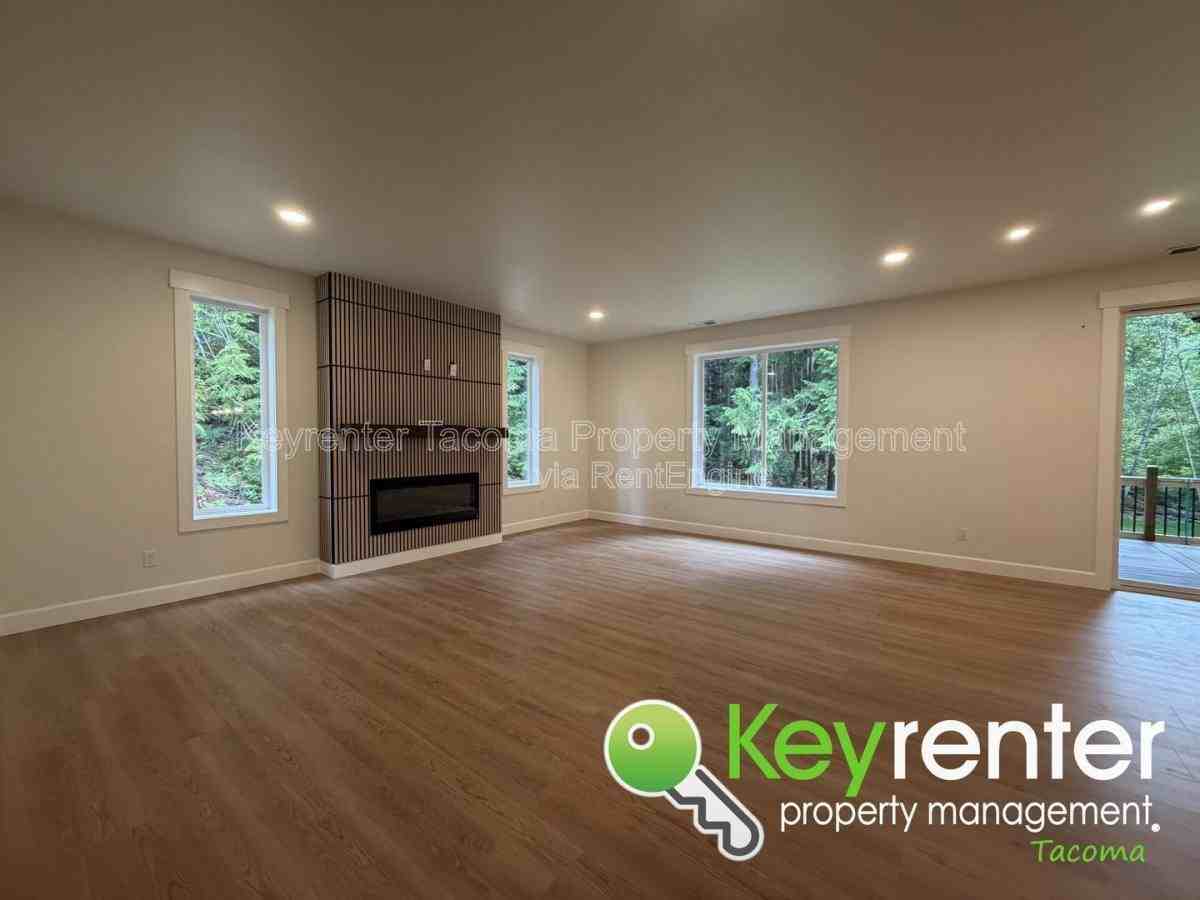 16517 48th St Nw - Photo 2 of 10