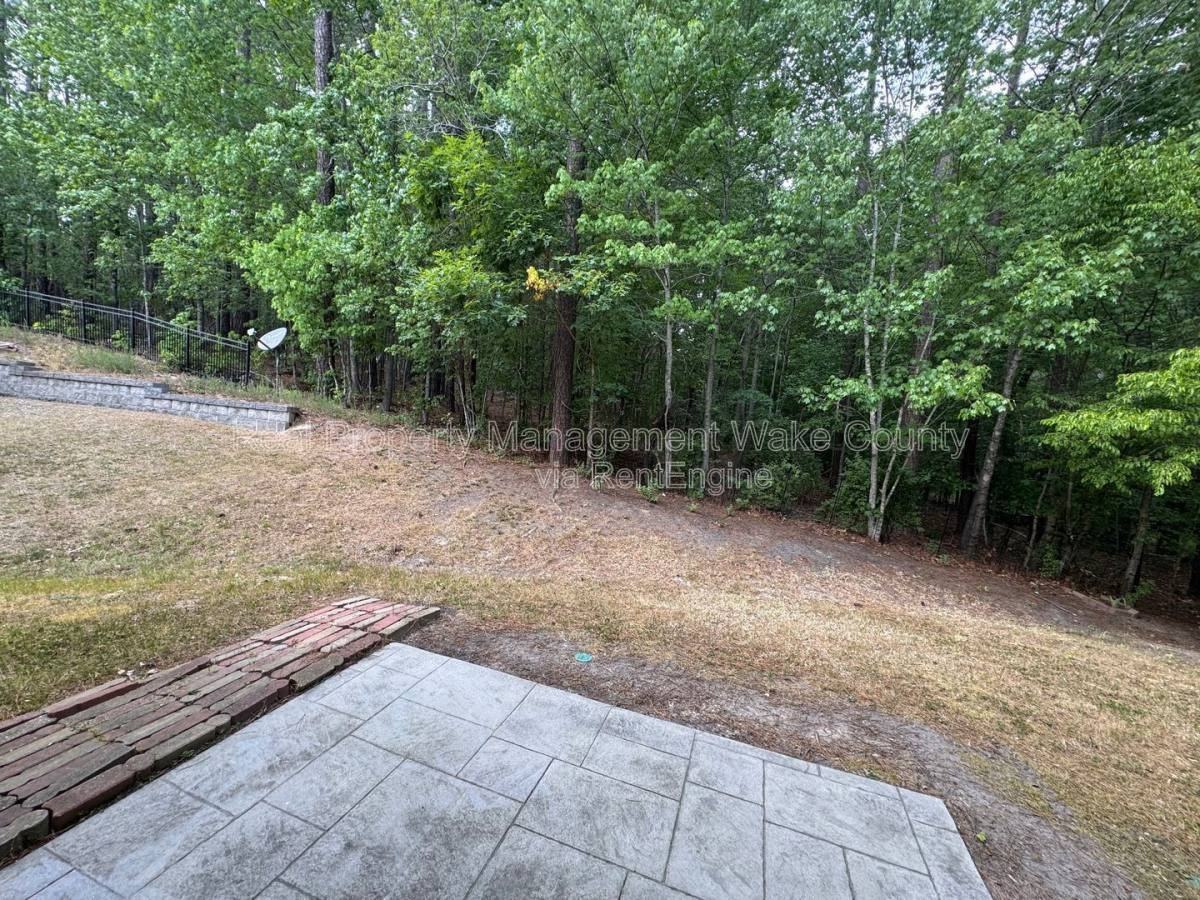 912 Spring Meadow Dr - Photo 2 of 10
