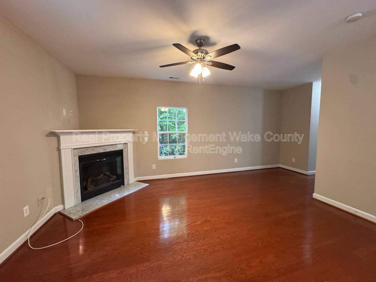 912 Spring Meadow Dr - Photo 3 of 10