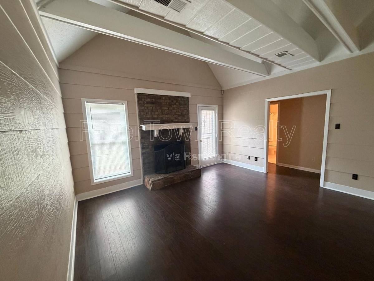 5303 Sunray Dr - Photo 2 of 10
