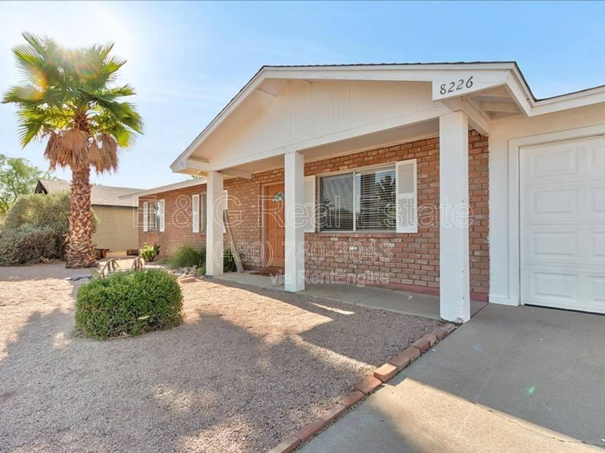 8226 E Plaza Ave - Photo 2 of 10