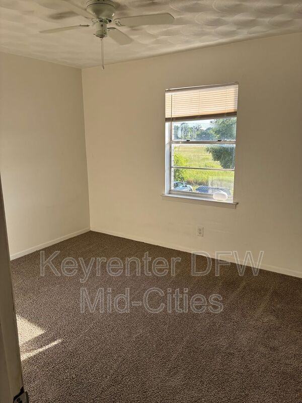 1117 Franklin St #15 - Photo 5 of 7