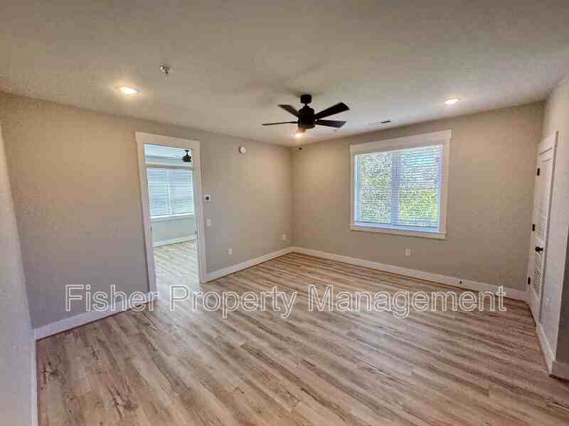 2920 P St #3 - Photo 3 of 13