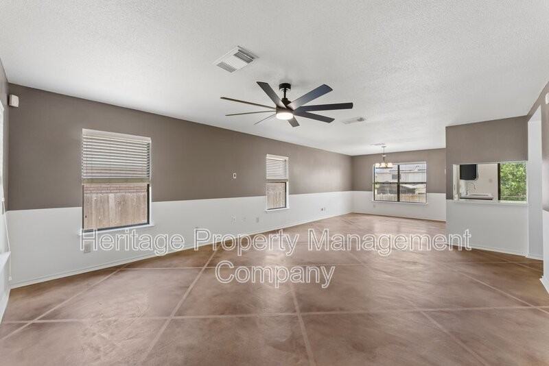 8038 Cantura Mls - Photo 4 of 32