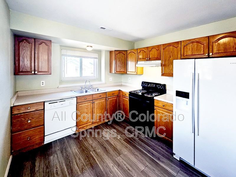 1010 Mazatlan Cir #B - Photo 3 of 12