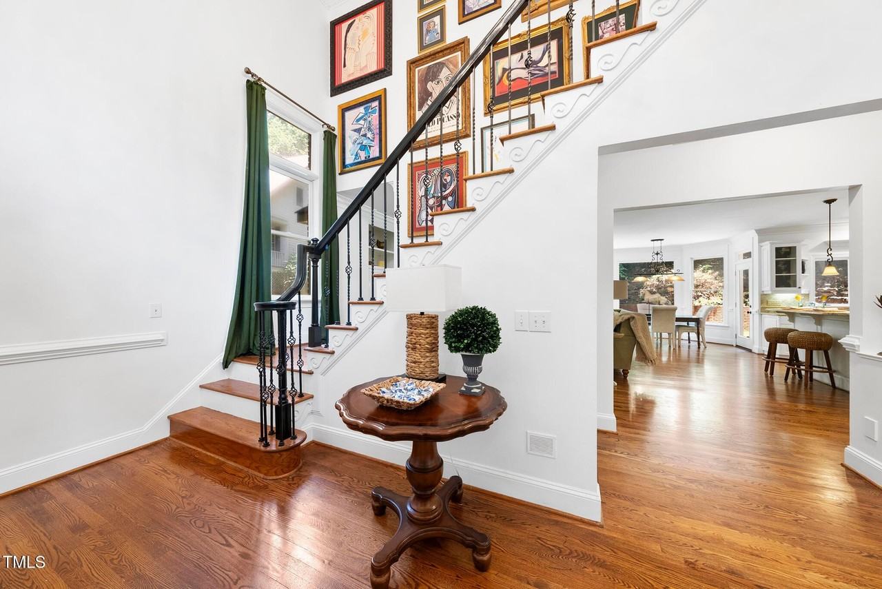 106 Birkhaven Dr - Photo 2 of 50
