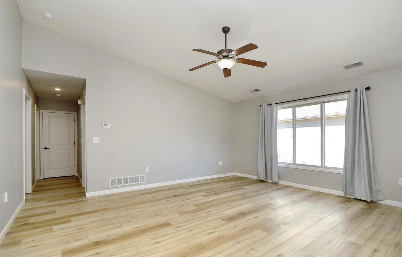 632 Northfield Rd - Photo 3 of 9