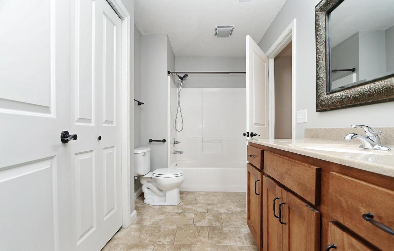 632 Northfield Rd - Photo 6 of 9