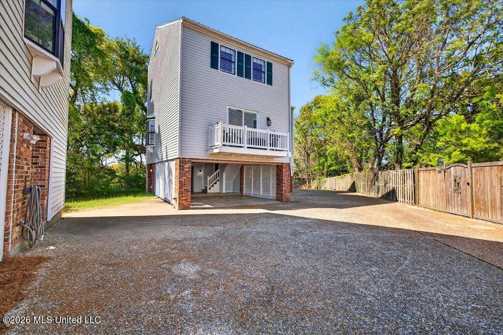 255 E Scenic Dr - Photo 2 of 42