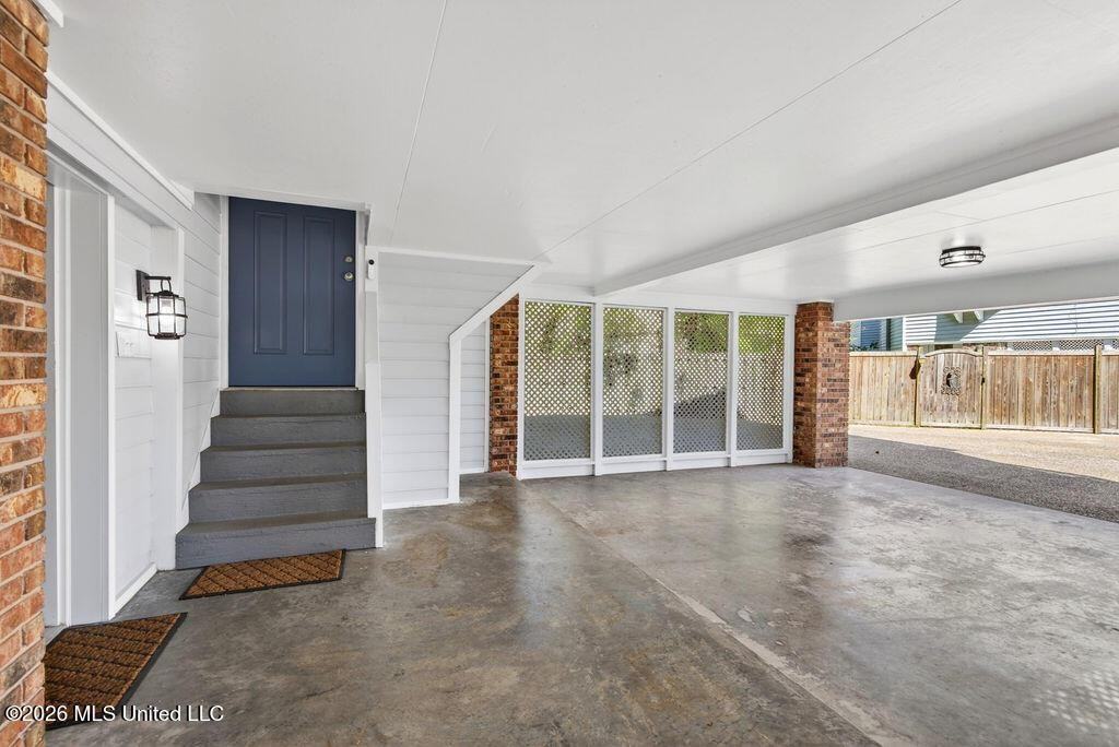 255 E Scenic Dr - Photo 4 of 42