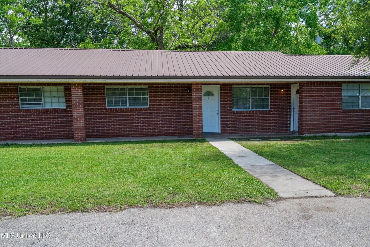 264 Alexander Rd - Photo 2 of 9