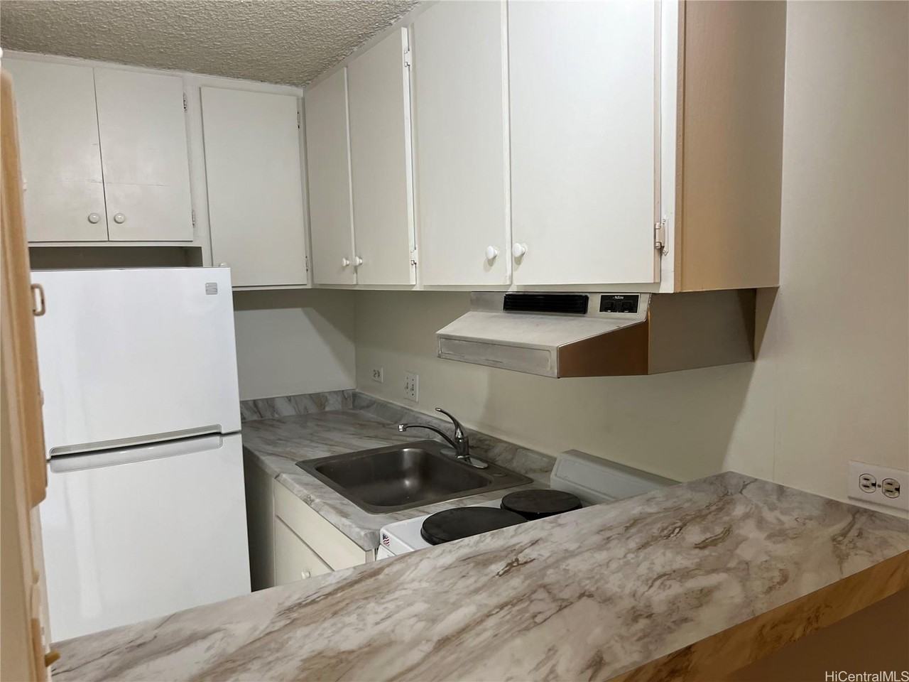 98-288 Kaonohi St #608 - Photo 3 of 9