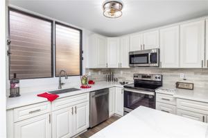 featured image of 1015 Aoloa Pl #318
