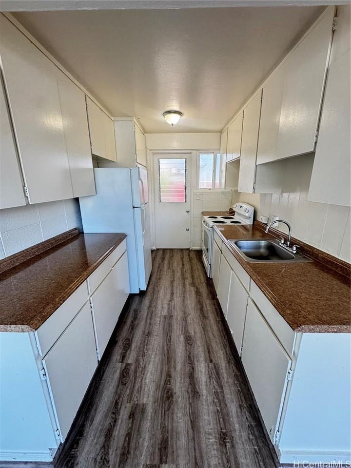 1348 Kinau St #3 - Photo 5 of 13