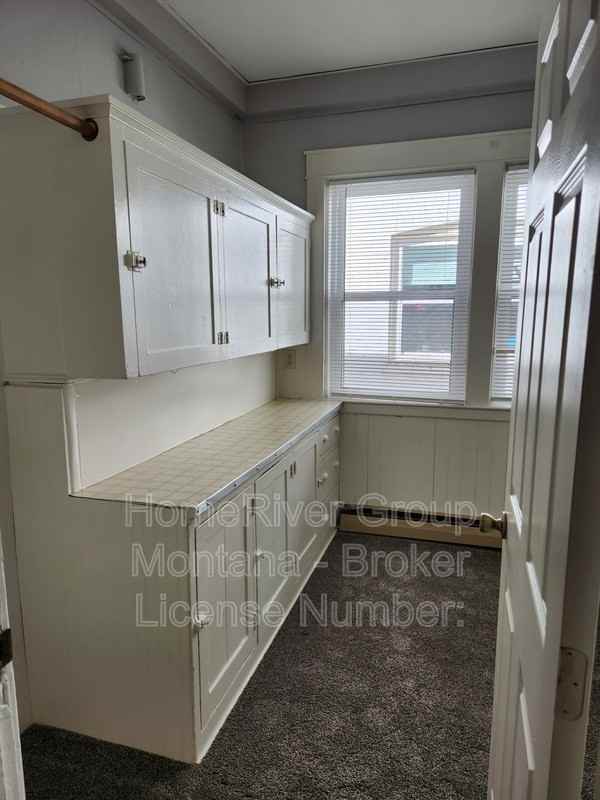 546 S 3rd St W - Photo 6 of 27