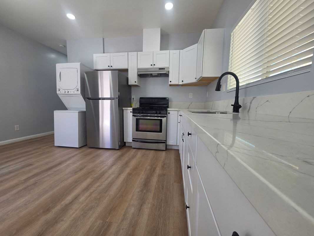 1715 W 64th St ##A - Photo 2 of 17