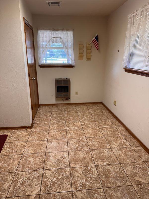 309 Oliver Street - Photo 6 of 23