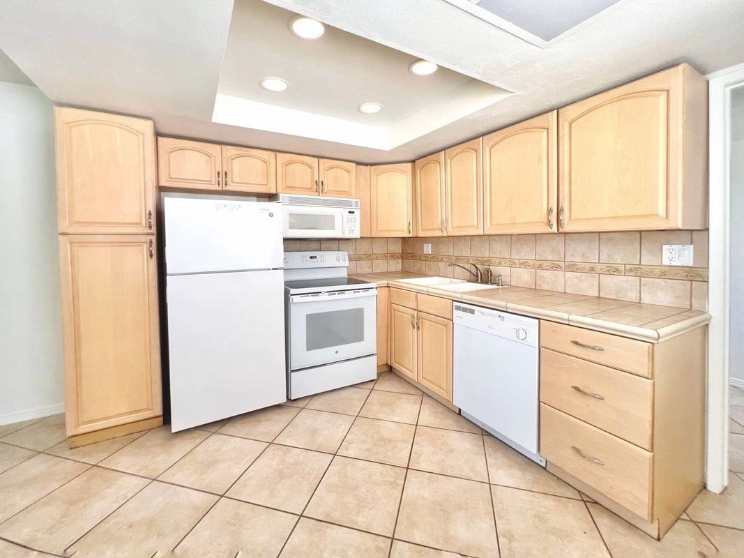 64275 Spyglass Ave - Photo 3 of 21