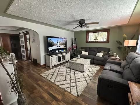 211 S Oak St #NA - Photo 2 of 23