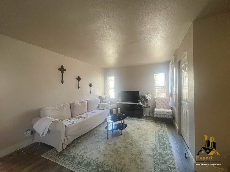 3445 Belden St - Photo 2 of 9