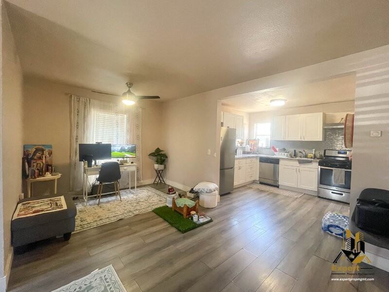 3445 Belden St - Photo 4 of 9
