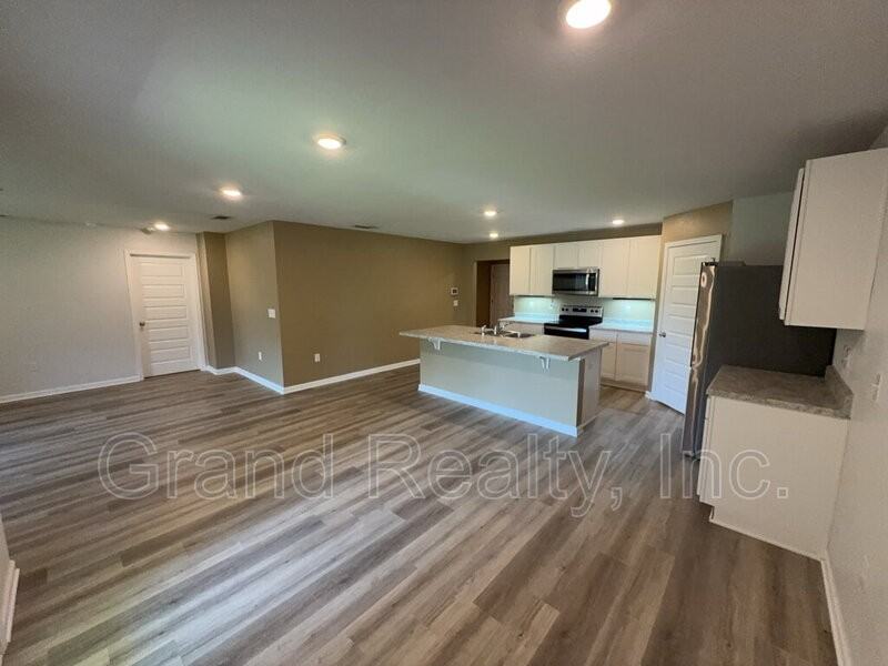 5482 Peach Dr - Photo 7 of 26
