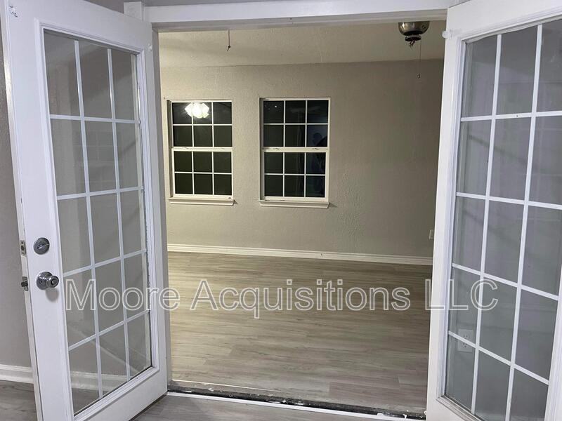 302 Kansas St - Photo 4 of 18