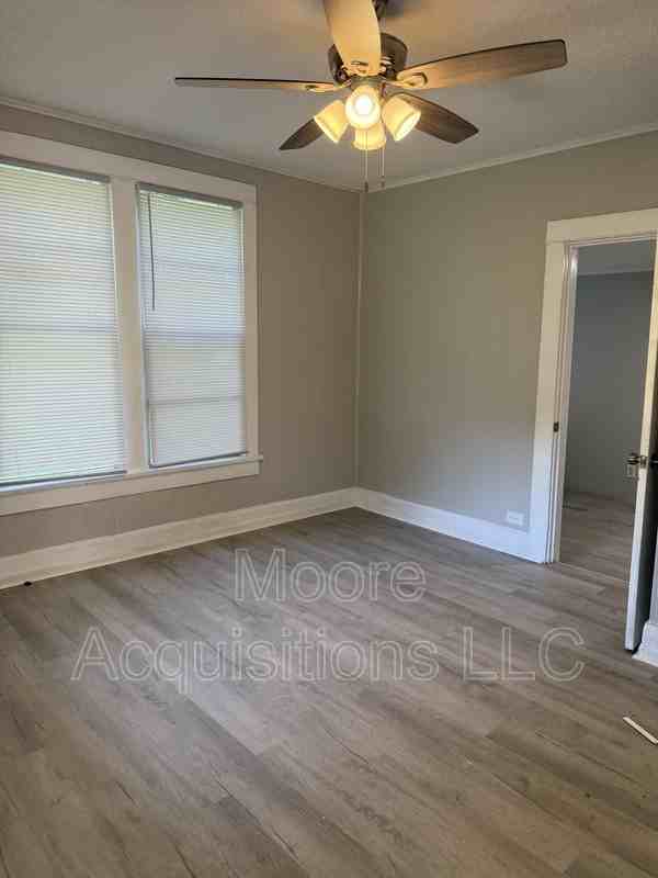 1108 W Center St - Photo 7 of 19