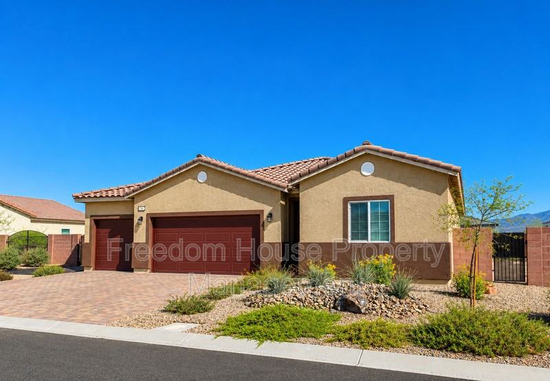 56 Pioneer Range Ave - Photo 2 of 50