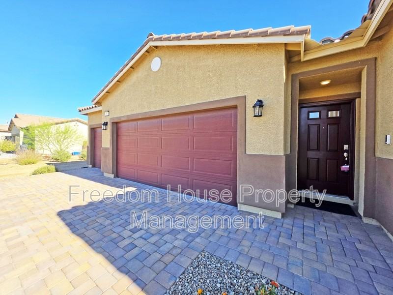 56 Pioneer Range Ave - Photo 5 of 50