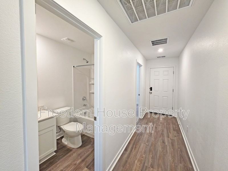 710 E Huyana Wind Dr - Photo 6 of 36