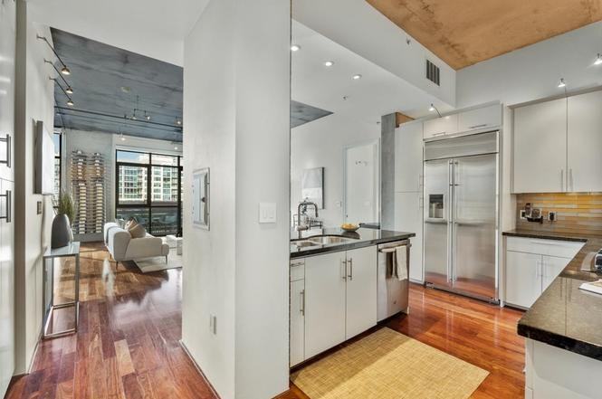 527 10th Ave - Photo 2 of 4