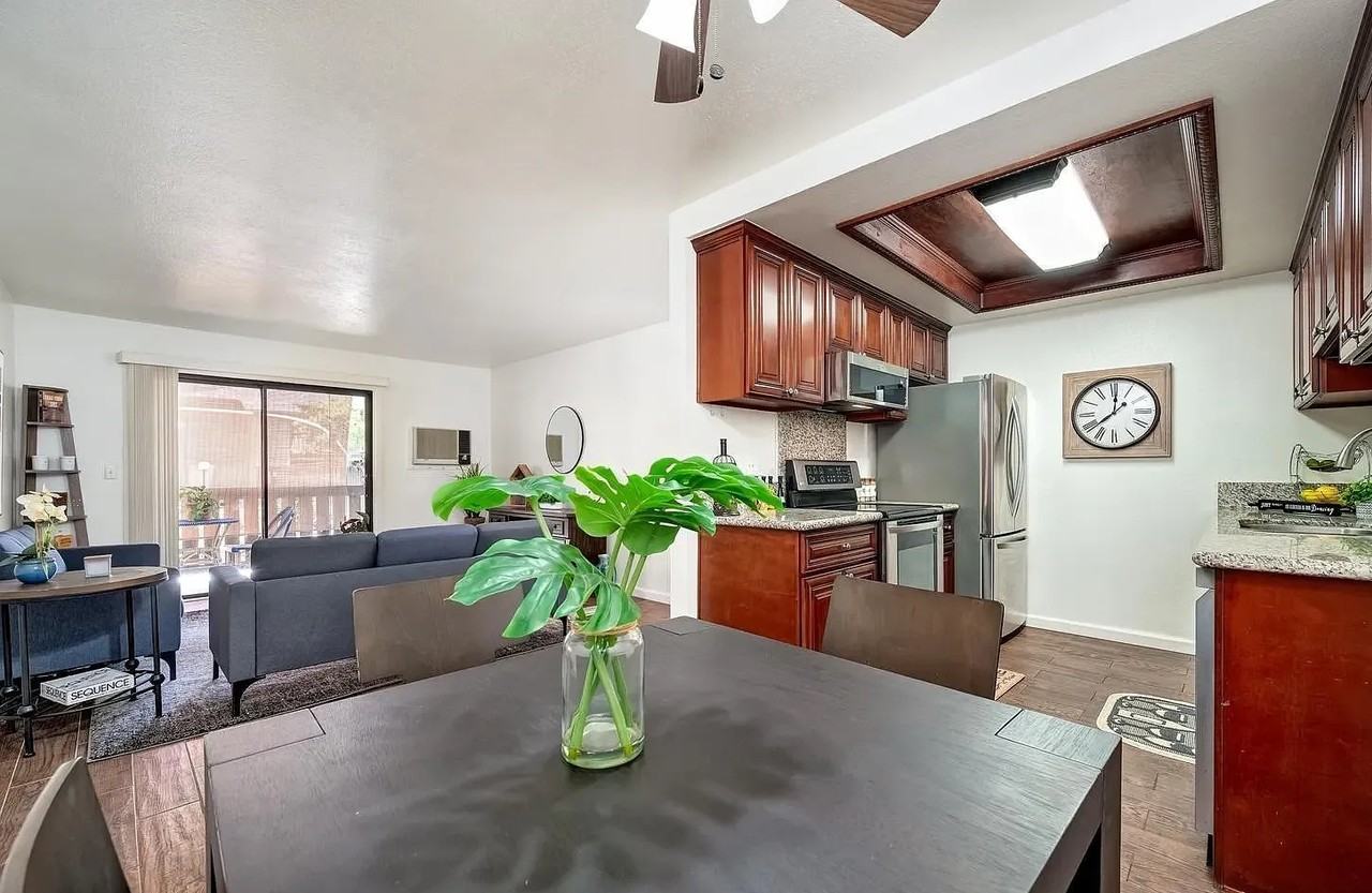 550 Camino De La Reina - Photo 7 of 10