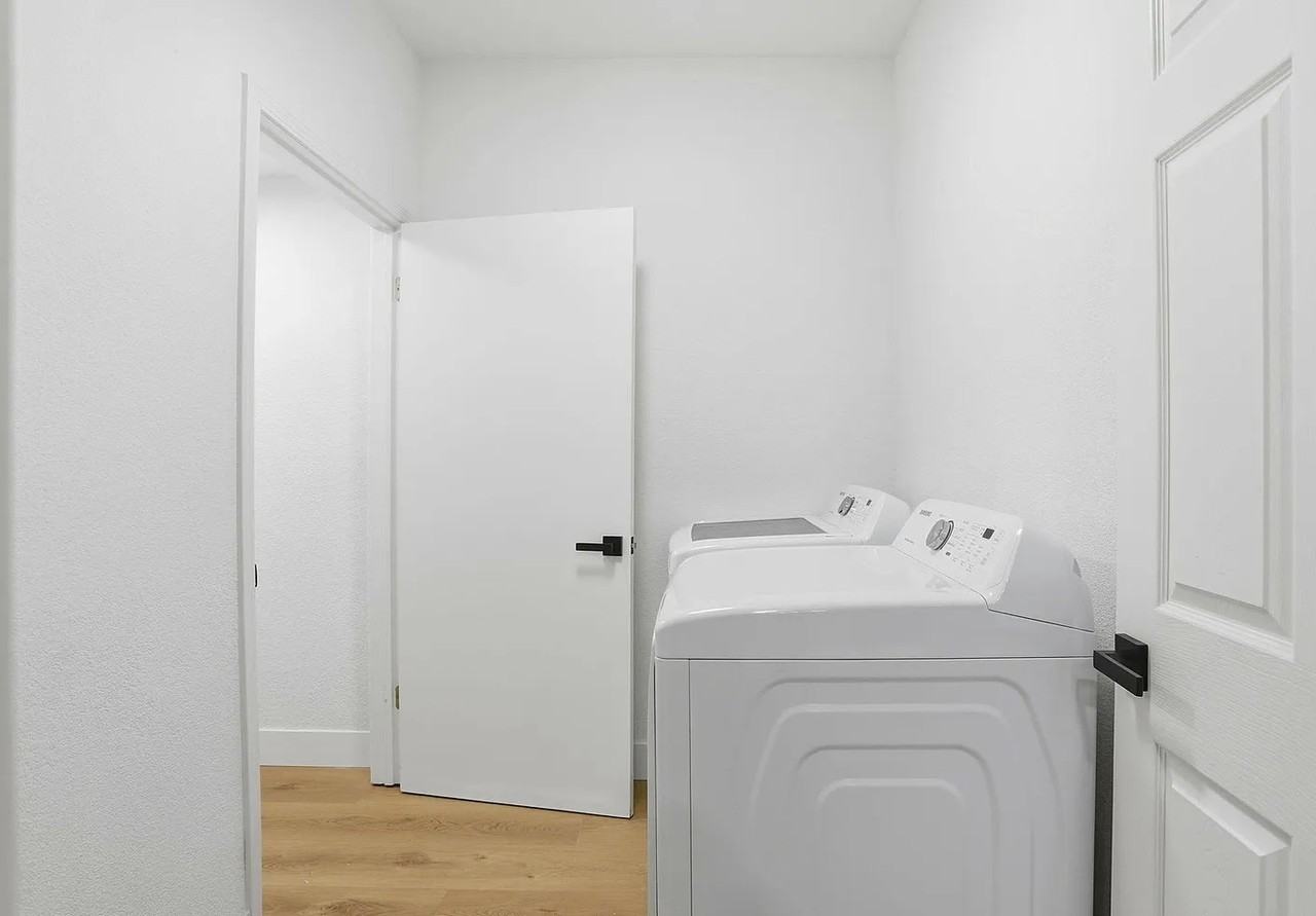999 W Evelyn Ter - Photo 2 of 10
