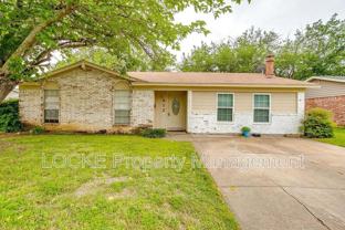 812 E Prairie View Rd - Photo 1 of 1