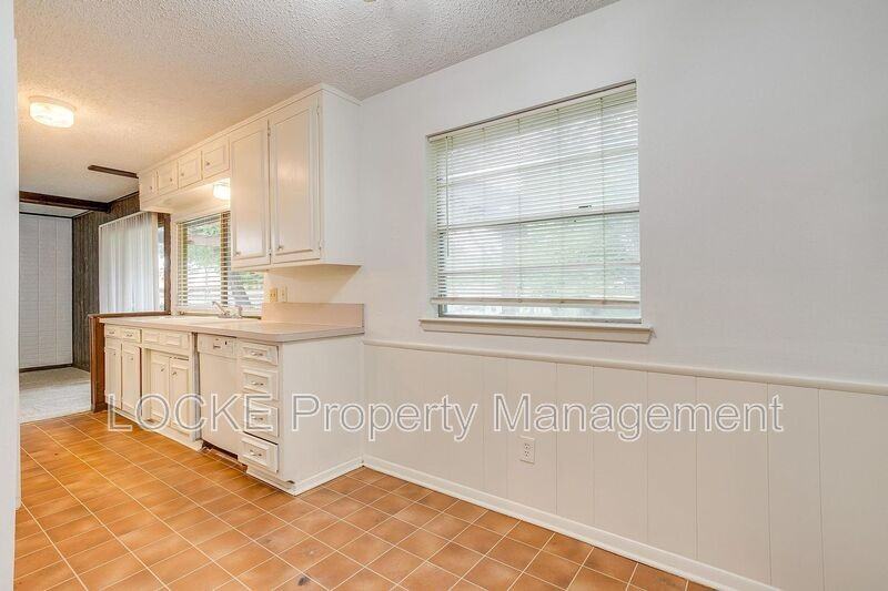 812 E Prairie View Rd - Photo 5 of 13