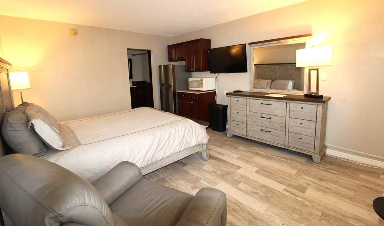 7150 N Tamiami Trl #C226 - Photo 7 of 24