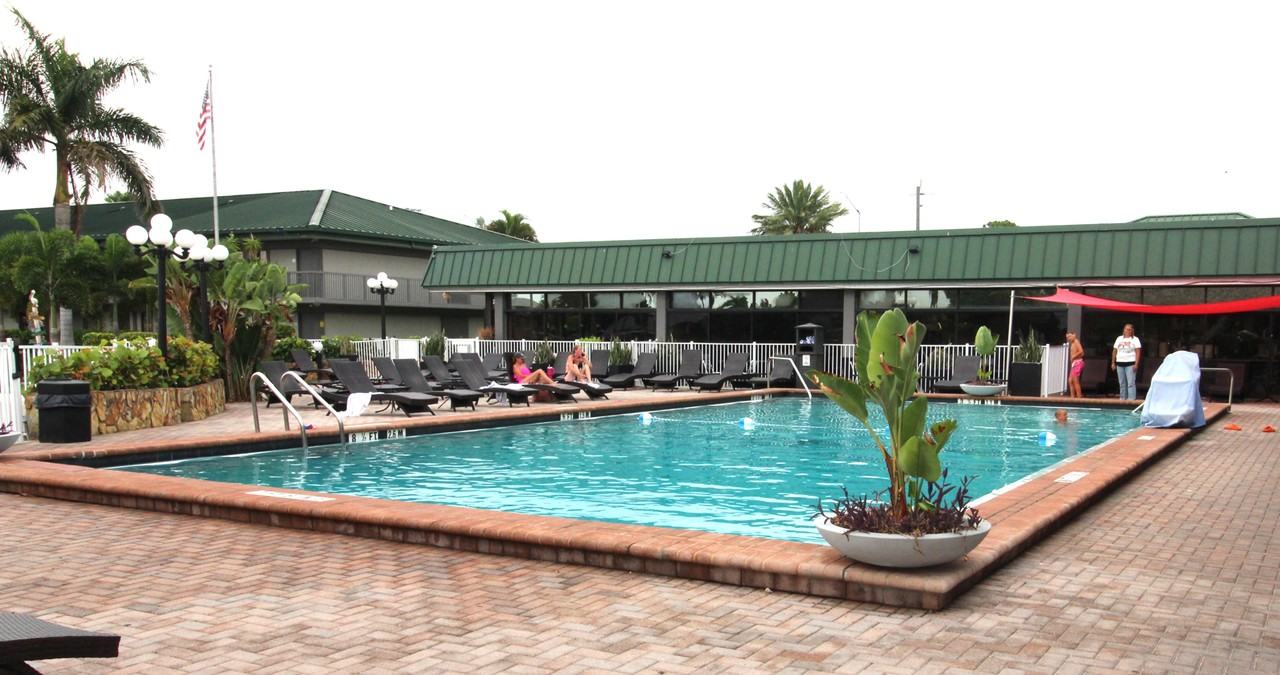 7150 N Tamiami Trl #C226 - Photo 3 of 21