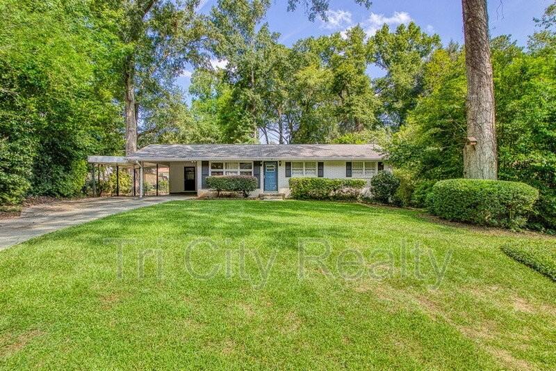 212 Hilltop Dr - Photo 3 of 41