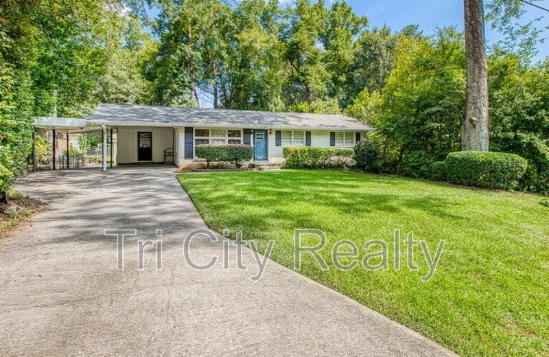 212 Hilltop Dr - Photo 4 of 41