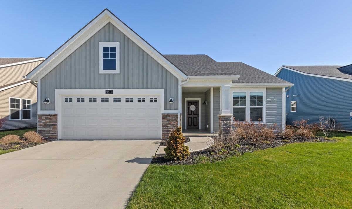 2911 Isle Grand Dr - Photo 2 of 20