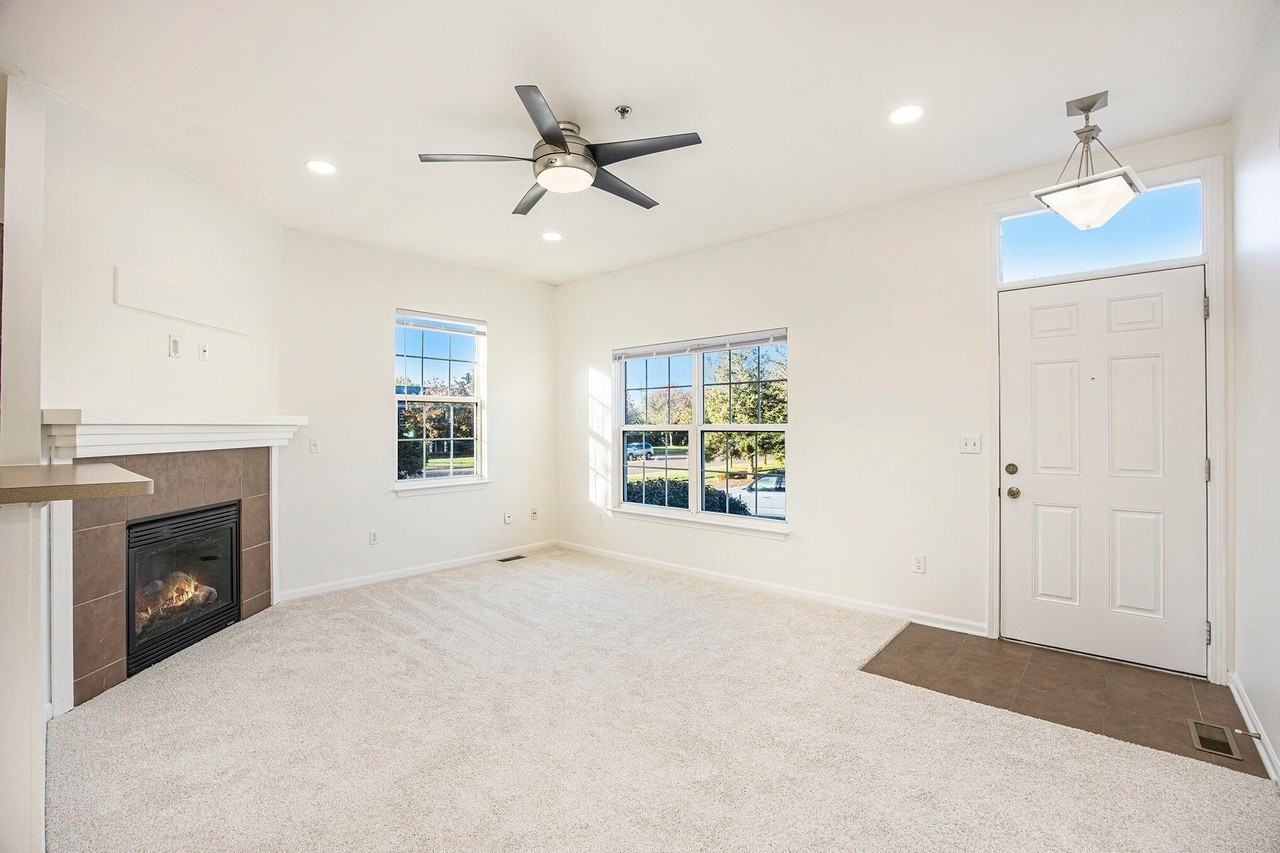 43014 Strand Dr - Photo 3 of 19