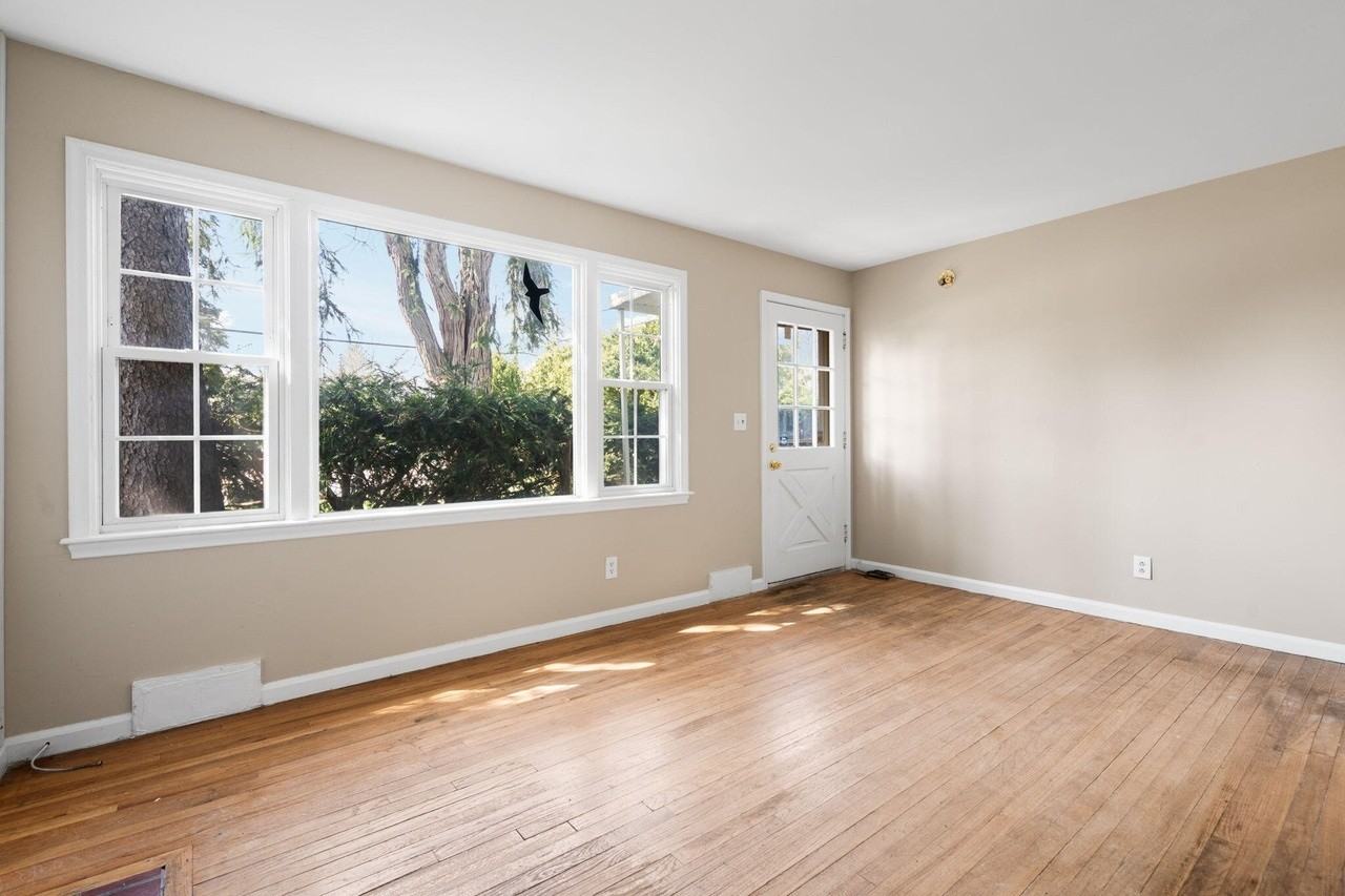 1847 Packard St - Photo 7 of 25