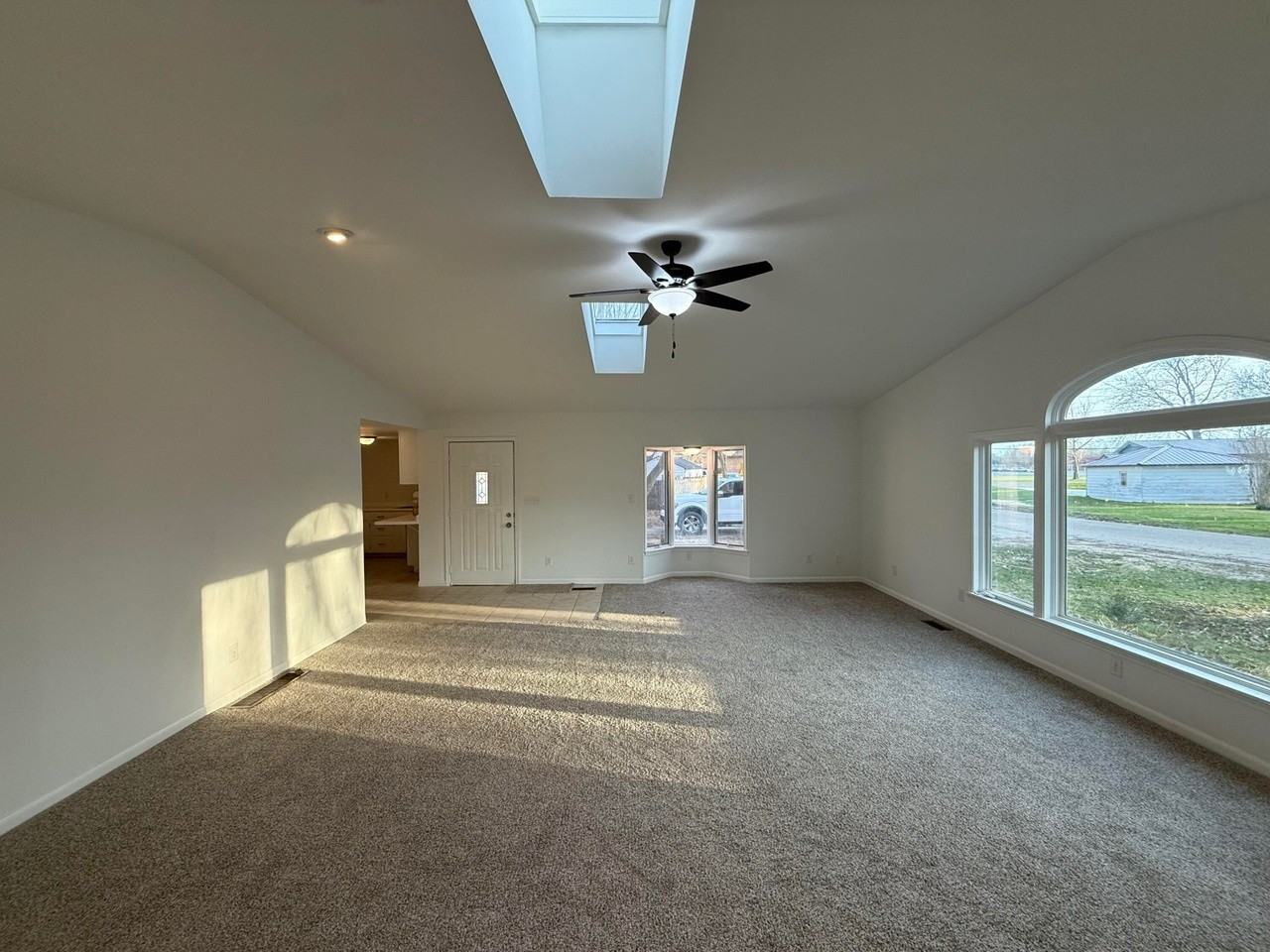 109 Prospect St - Photo 4 of 27