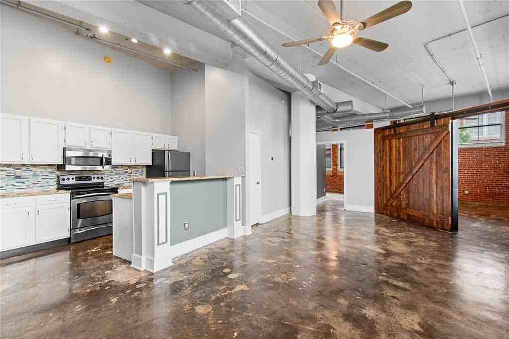 200 Main St - Photo 2 of 23
