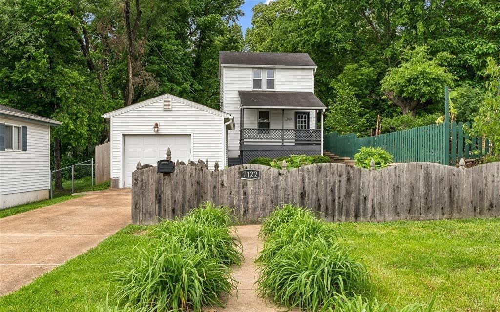 7122 Picadilly Ave - Photo 5 of 18