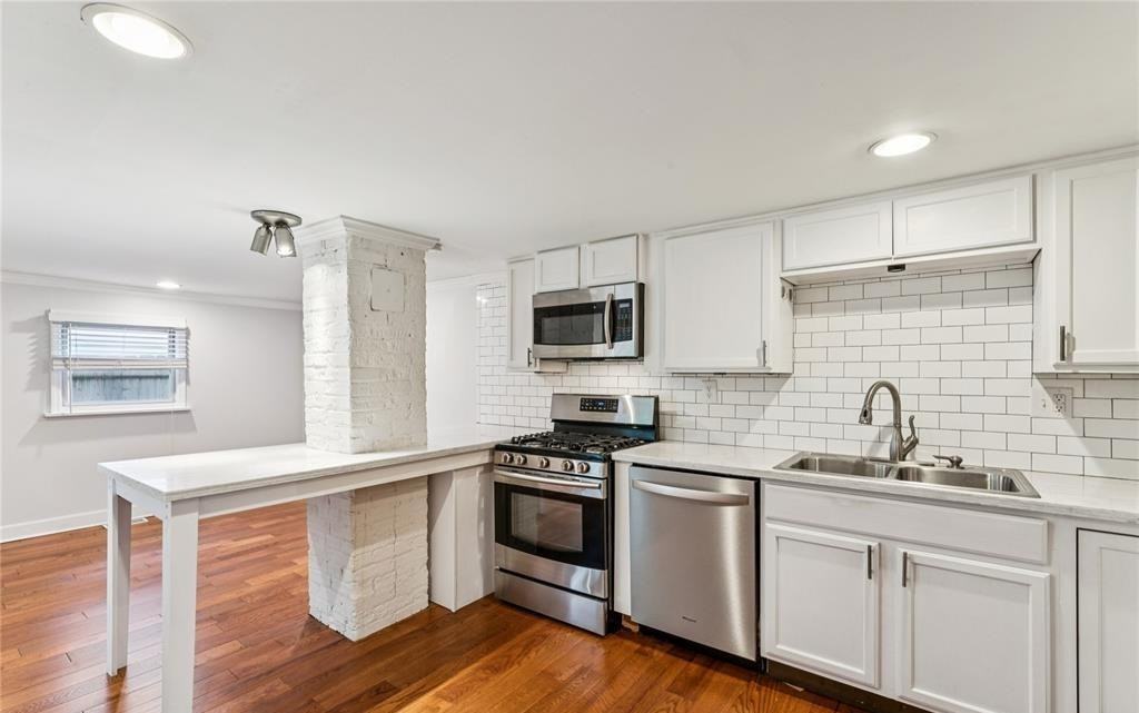 7122 Picadilly Ave - Photo 7 of 18